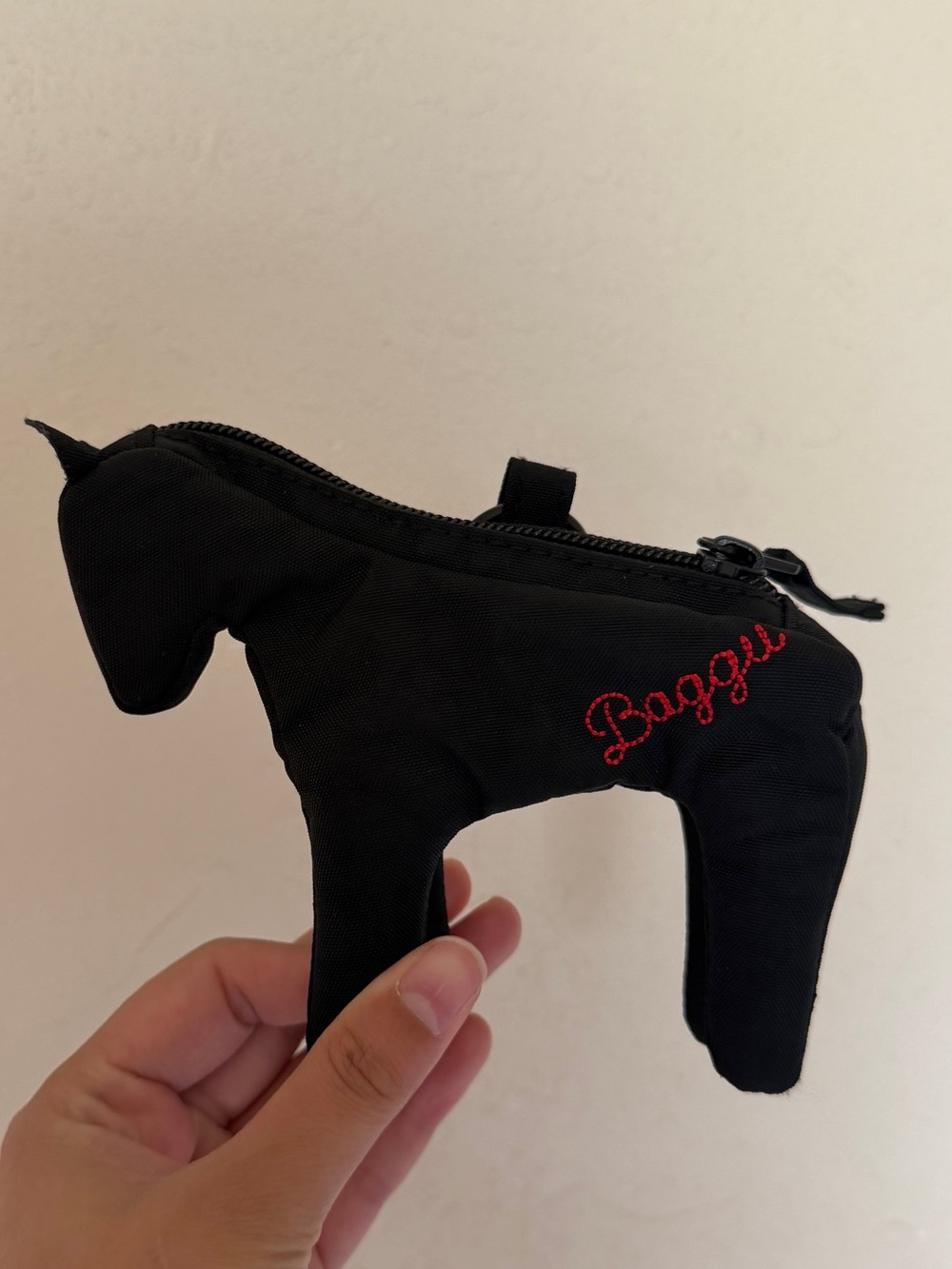 Baggu horse keychain